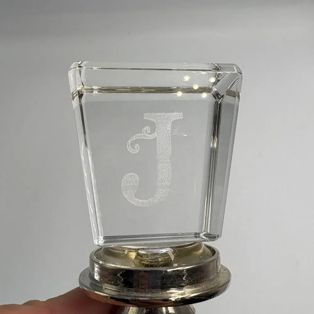 Unknown decorative wine